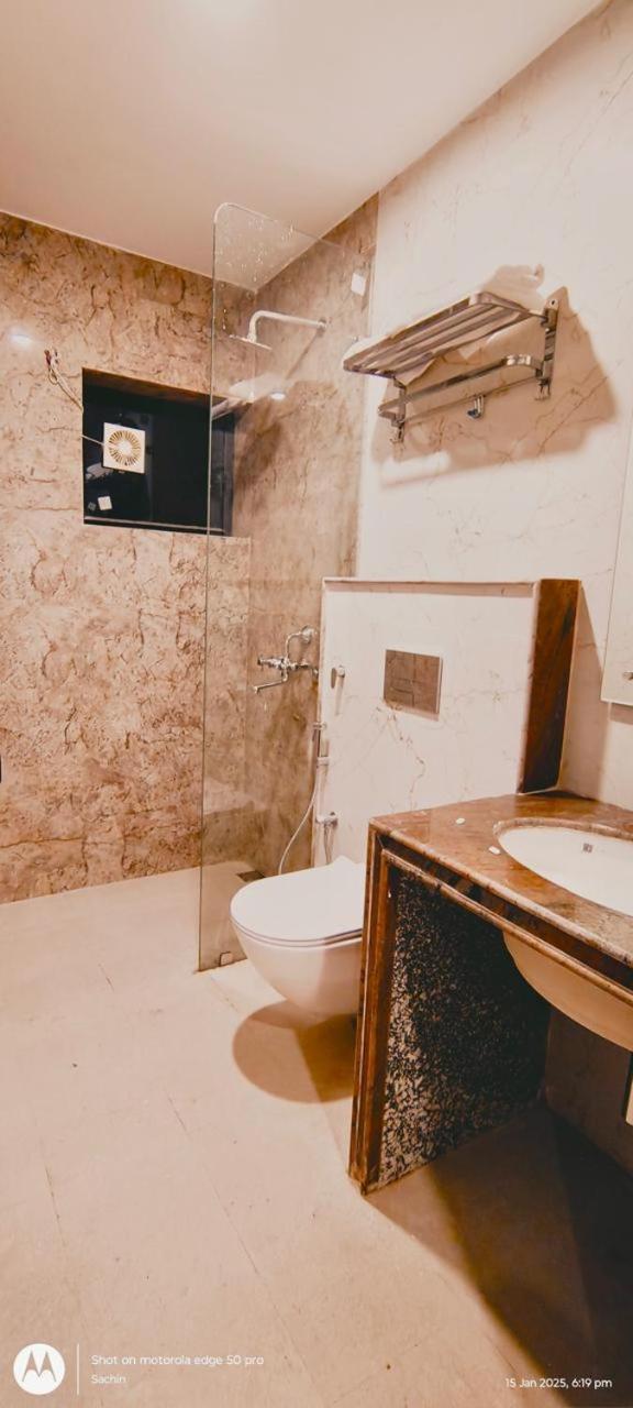 Trisaa Resort & Banquets Jhusi المظهر الخارجي الصورة